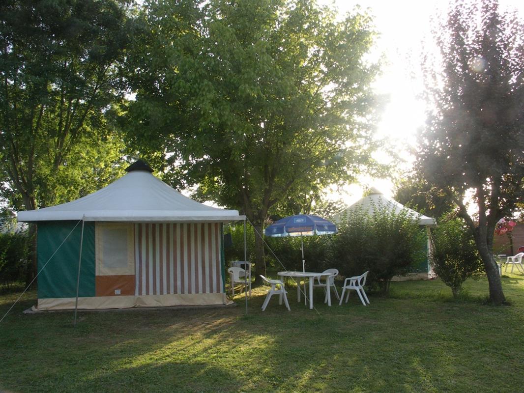 Camping Au Bois Dormant Hotel Chauffour-sur-Vell Kültér fotó