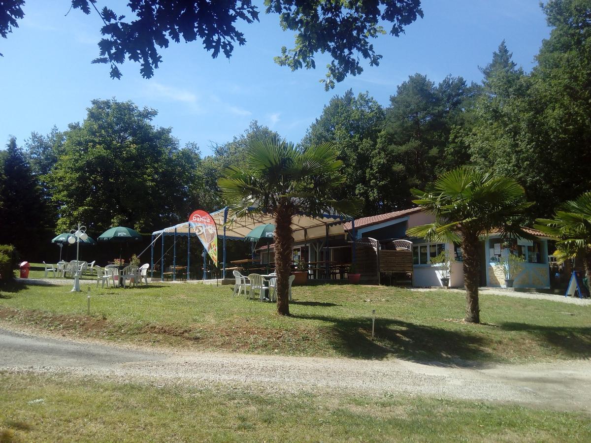 Camping Au Bois Dormant Hotel Chauffour-sur-Vell Kültér fotó