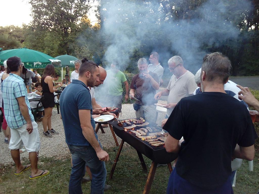 Camping Au Bois Dormant Hotel Chauffour-sur-Vell Kültér fotó