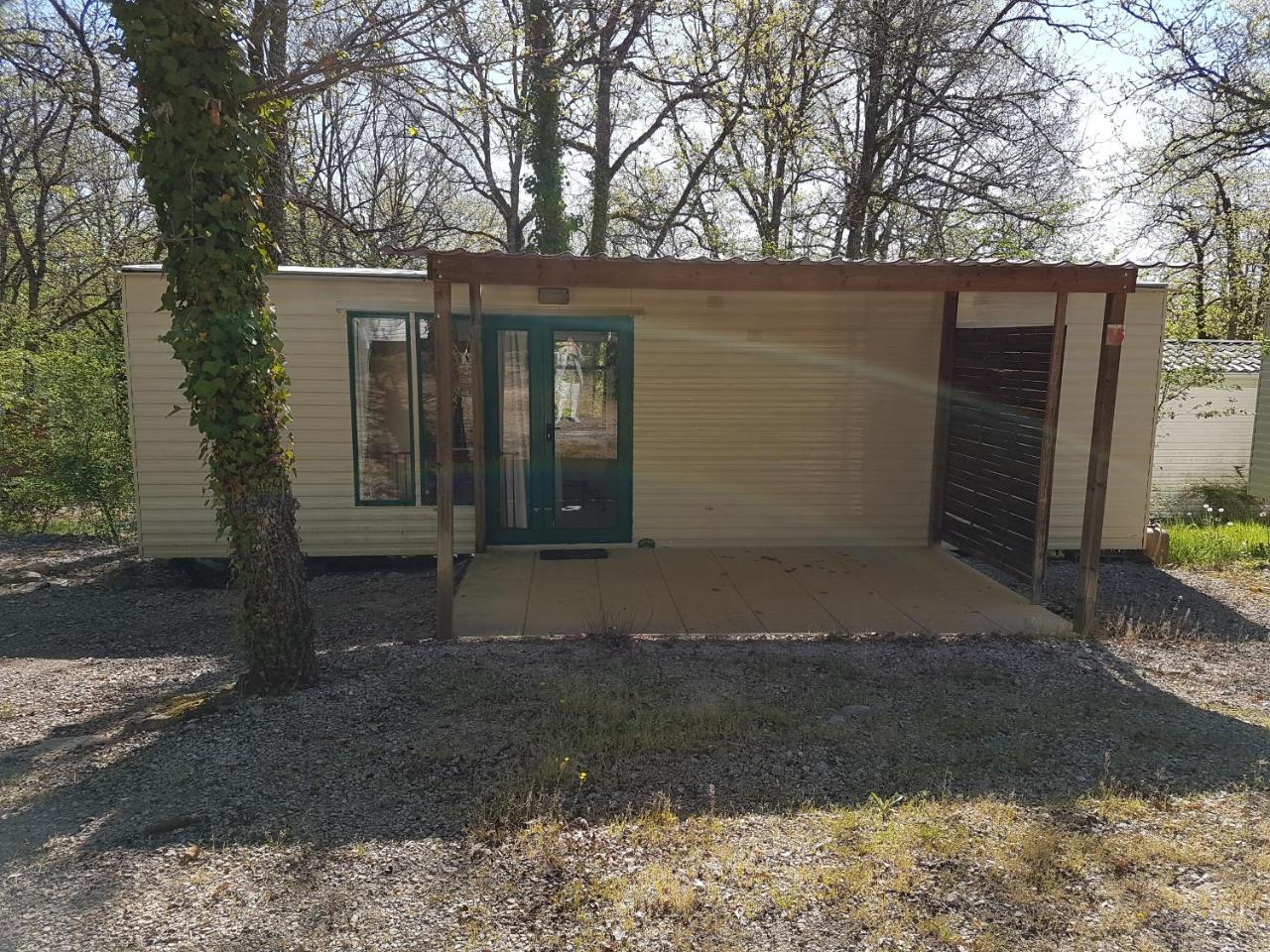 Camping Au Bois Dormant Hotel Chauffour-sur-Vell Kültér fotó